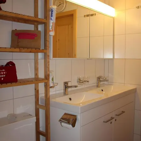 Kristall Appartement-fewo- Dusche Oder Bad- Wc 6-bettwohnung By Interhome Цвайзиммен
